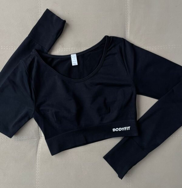 Crop Black