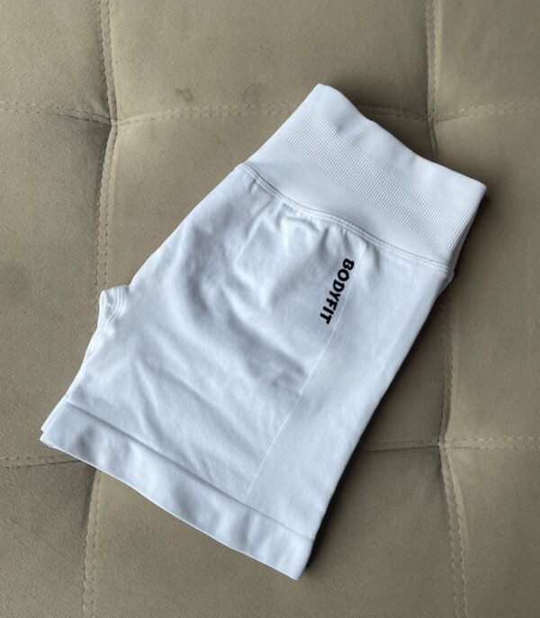 Short White - Image 3