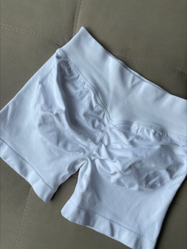 Short White - Image 7
