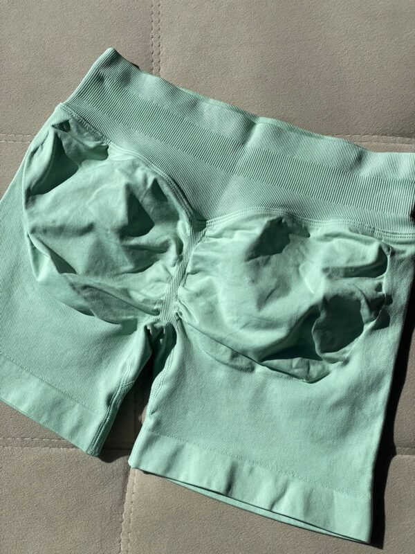 Short Jade - Image 4