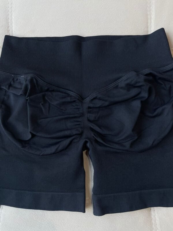 Short Afira - Image 9