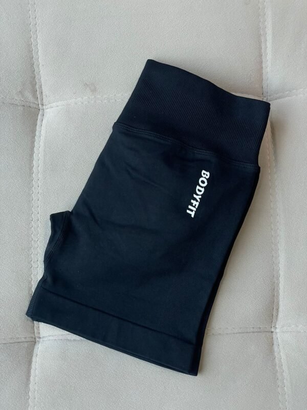 Short Afira - Image 6