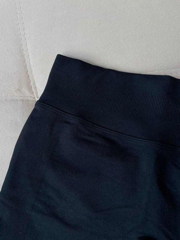 Short Afira - Image 4