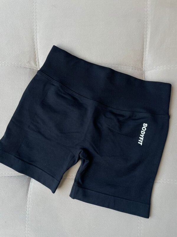 Short Afira - Image 2